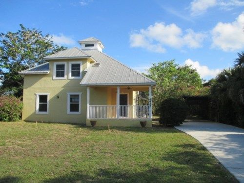 9432 SE Duncan St, Hobe Sound, FL 33455