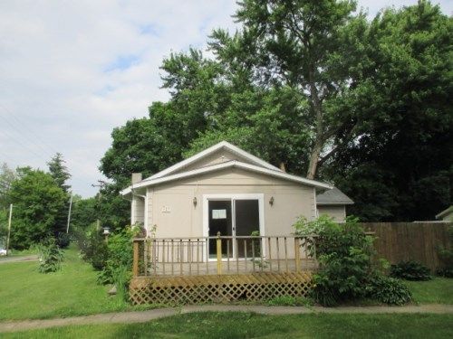 523 Alexander St, Bangor, MI 49013