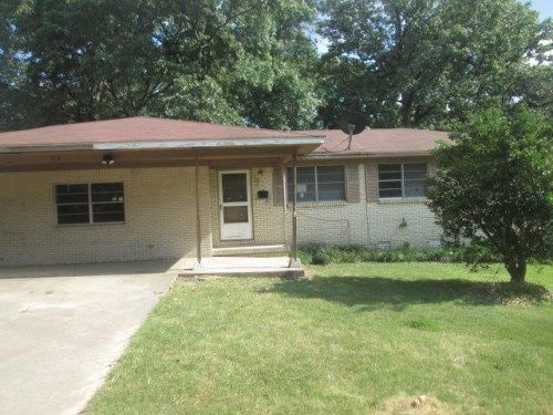 919 Country Club Rd, Sherwood, AR 72120