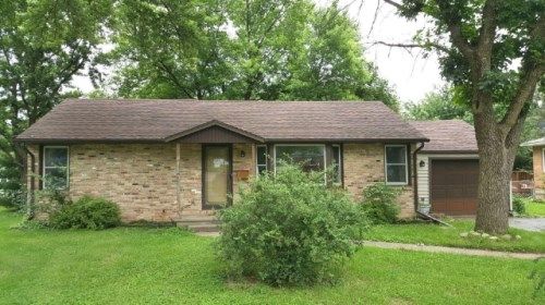 924 Institute Blvd, Dixon, IL 61021