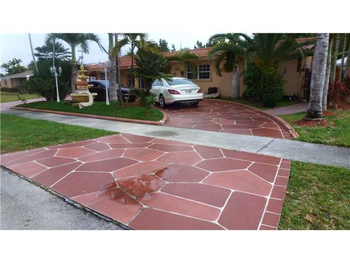 7455 W 15 AV, Hialeah, FL 33014