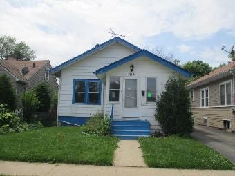 316 S Victory St, Waukegan, IL 60085