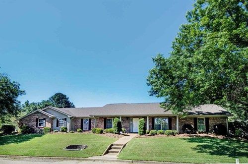 200 ROLLING MEADOWS DR, Jackson, MS 39211