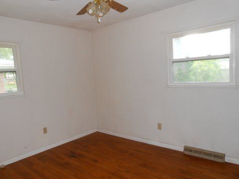 919 W Madison St, Mascoutah, IL 62258
