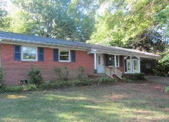 701 S Church St, Lowell, NC 28098