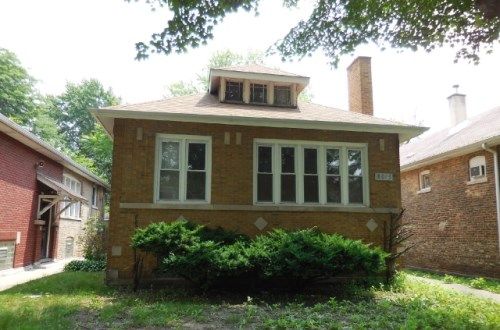 8015 S Clyde Avenue, Chicago, IL 60617