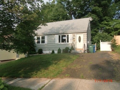 20 Midhill Dr, Hamden, CT 06514