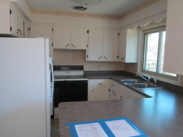 2763 W Garden Ln, Saint Joseph, MI 49085