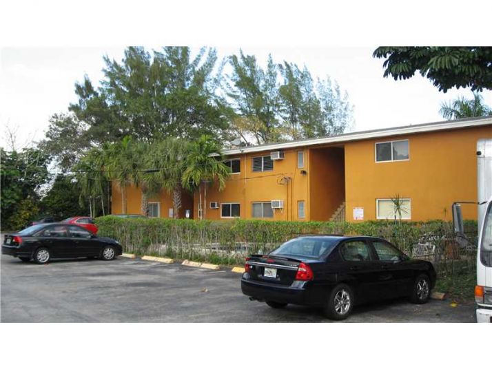 7901 SW 64 AV # 10, Miami, FL 33143