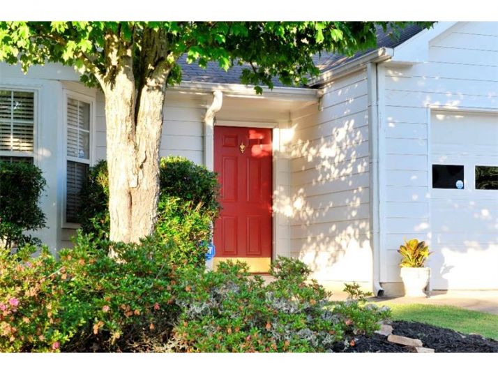 2660 Burnstone Run, Lawrenceville, GA 30044