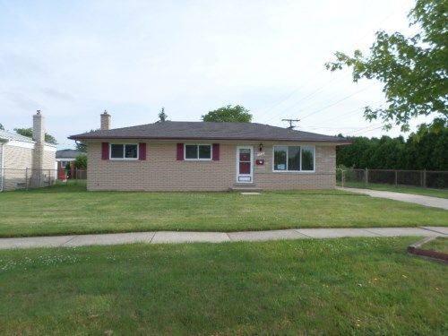 13935 Valusek Dr, Sterling Heights, MI 48312