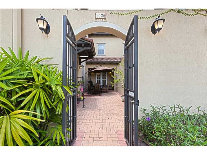 1026 SW 146 TE # 0, Hollywood, FL 33027