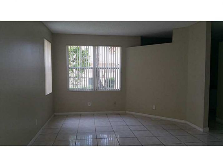 2103 NW 184 WY, Hollywood, FL 33029