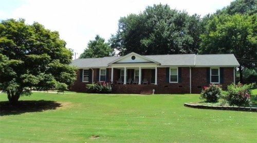 1749 Rangewood Drive, Lilburn, GA 30047