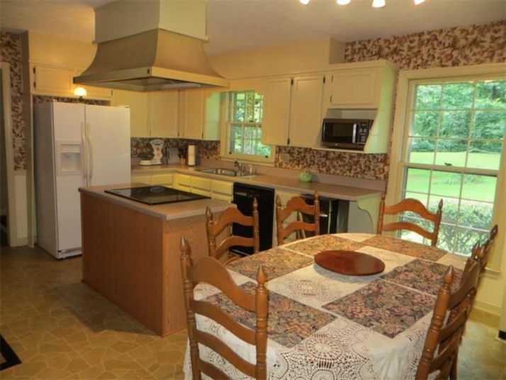 785 Pine Valley Road Sw, Mableton, GA 30126