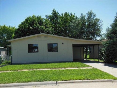 2007 Parker Cir, Norfolk, NE 68701