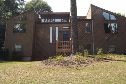 332 Castleair Drive Ne, Kennesaw, GA 30144