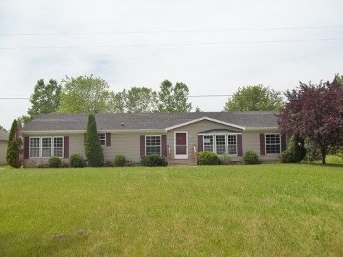 15584 Stuart Rd, Chesaning, MI 48616