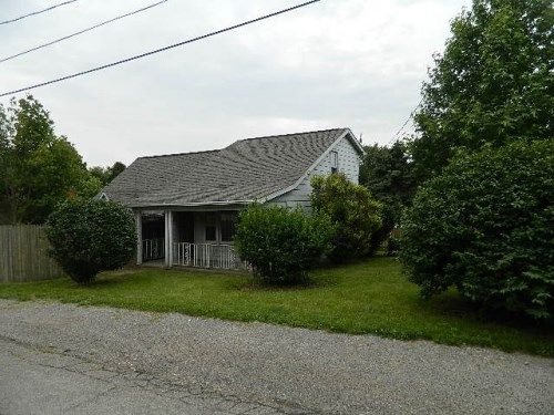 3002 20th Street Ext, Beaver Falls, PA 15010