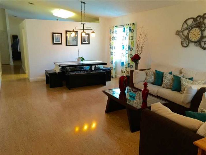 381 SW 203 AV, Hollywood, FL 33029