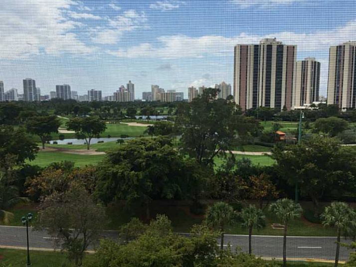 3301 N COUNTRY CLUB DR # 804, Miami, FL 33180