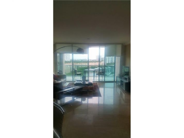 19400 TURNBERRY WY # 922, Miami, FL 33180