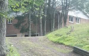 349 Sunrise Dr, Henryville, PA 18332