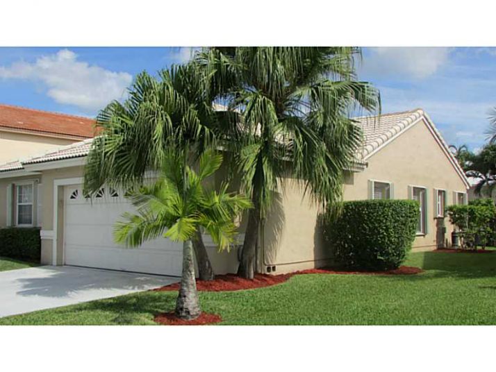 18861 NW 1 ST, Hollywood, FL 33029