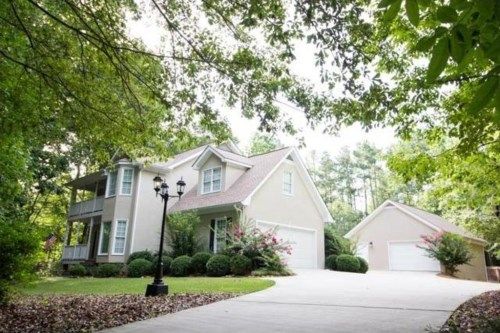 210 Farr Lake Drive, Tyrone, GA 30290