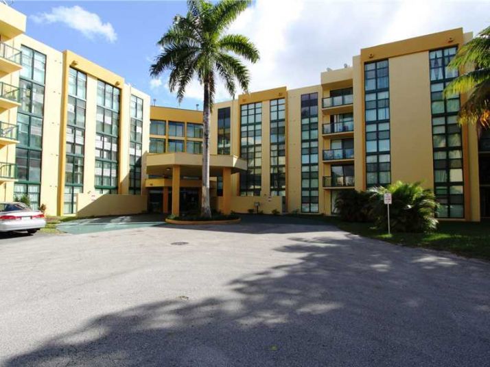 11800 SW 18 ST # 506-4, Miami, FL 33175