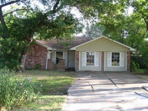 4707 28th St, Dickinson, TX 77539
