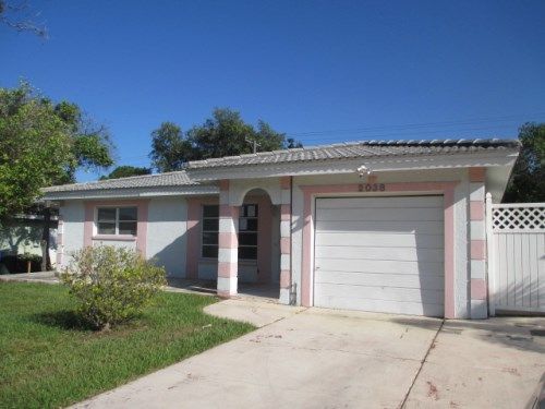 2038 Greenbriar Blv, Clearwater, FL 33763
