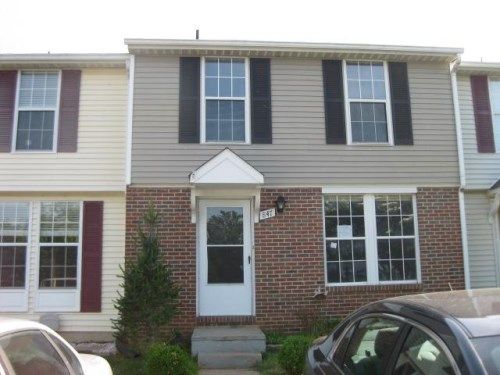 847 Oak Leaf Ct, Warrenton, VA 20186