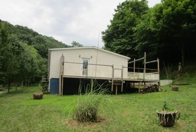 3262 Hollands Creek Road, Barboursville, WV 25504