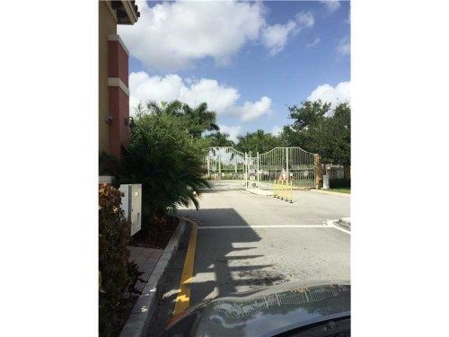 915 SW 143 AV # 2008, Hollywood, FL 33027