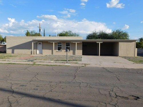 7952 E 2nd St, Tucson, AZ 85710