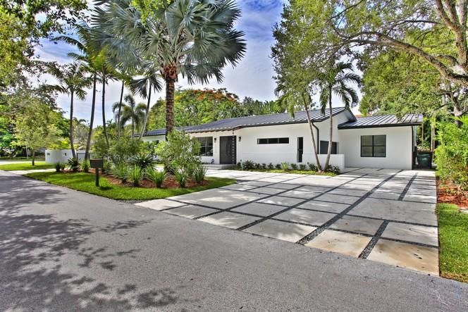 5250 SW 76 ST, Miami, FL 33143