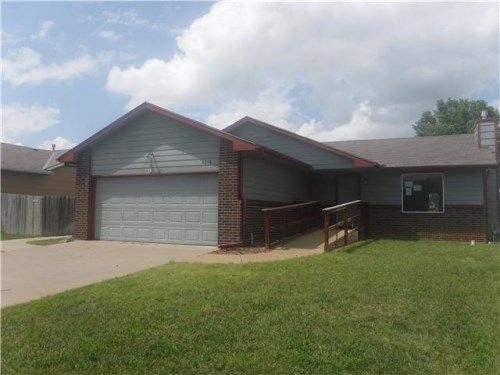 2214 W Schoolhouse St, Haysville, KS 67060