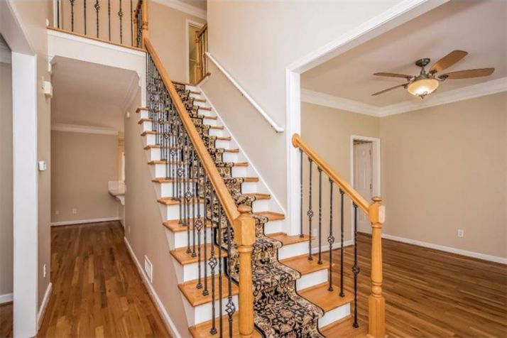 1037 Ashfern Walk, Woodstock, GA 30189