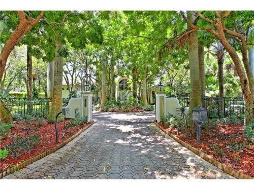 9320 SW 61 CT, Miami, FL 33156