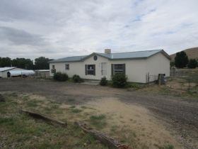 611 Dillon St, Aztec, NM 87410