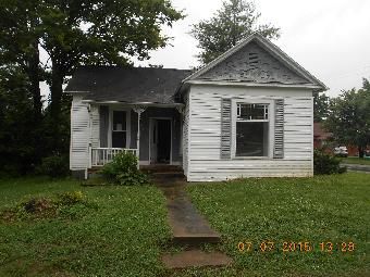 619 N 5th St, Vienna, IL 62995