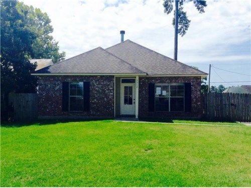 7352 Robinson Dr, Denham Springs, LA 70706