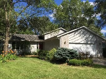 10835 Miller Ln, Machesney Park, IL 61115
