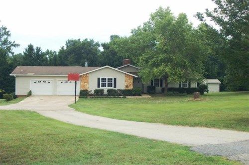 1542 White Hill School Road, Commerce, GA 30529