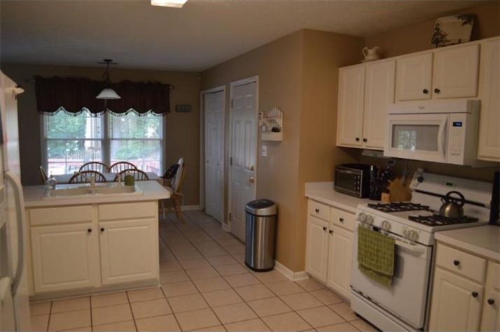 1062 Deer Hollow Drive, Woodstock, GA 30189