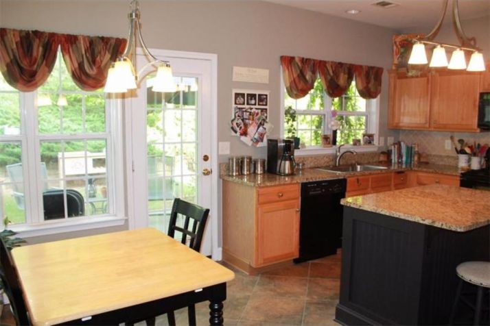 107 Gainesway Drive, Woodstock, GA 30189