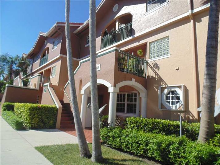 10014 HAMMOCKS BL # 201-4, Miami, FL 33196