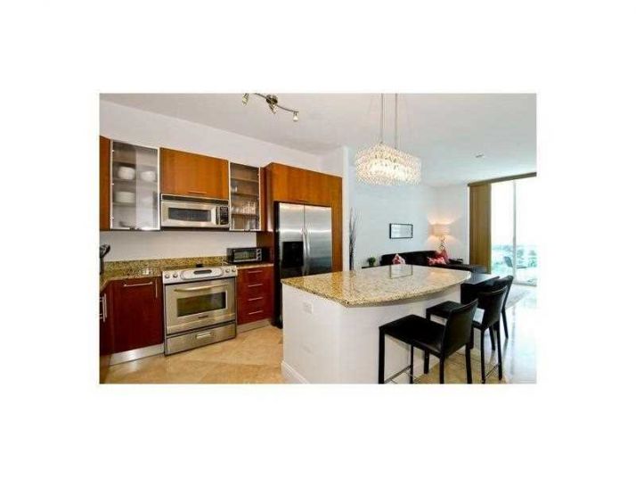 1945 S OCEAN DR # 512, Hallandale, FL 33009