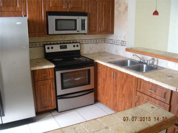 609 NE 14TH AV # 506, Hallandale, FL 33009
